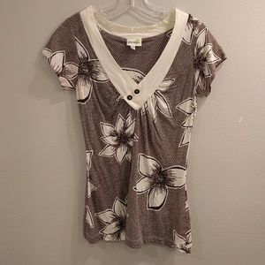 Cute Anthropologie summery, fun, versatile top